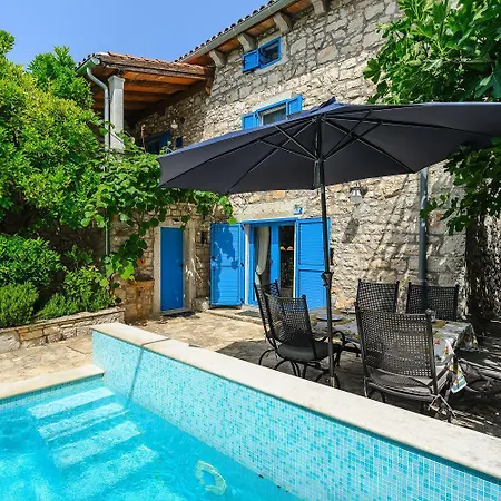 Holiday home Faszinierende Mit Sauna, Meerblick, Dampfbad, Privatpool, Bbq Porec